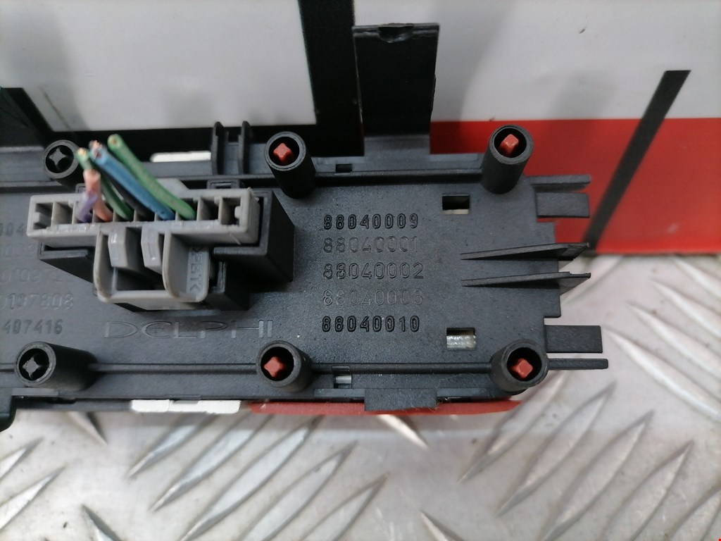 Кнопка аварийной сигнализации (аварийки) RENAULT Scenic II 2003-2010