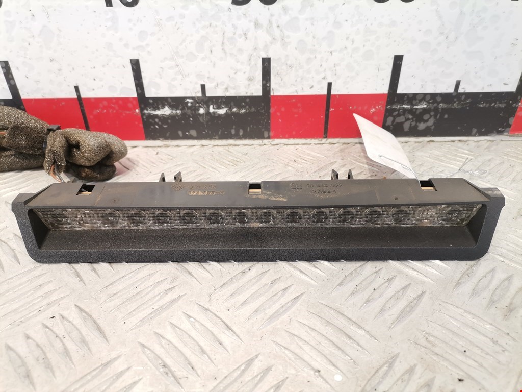 Фонарь дополнительный тормозной (стоп-сигнал) Opel Astra G (1998-2004)