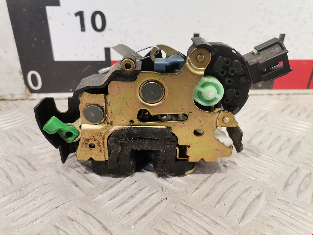 Замок двери передней левой SUBARU Legacy 1998-2004