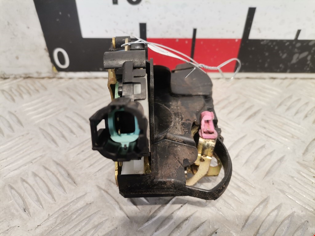 Замок двери передней левой SUBARU Legacy 1998-2004