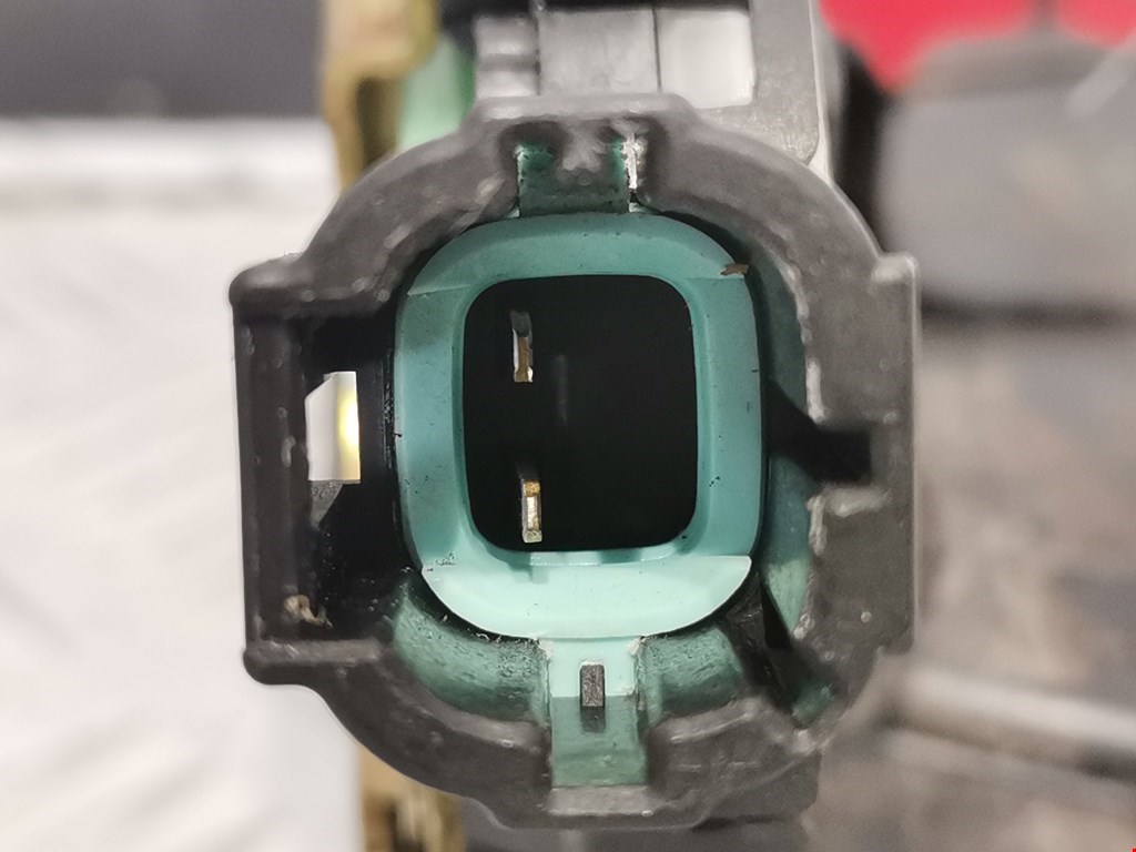 Замок двери передней левой SUBARU Legacy 1998-2004