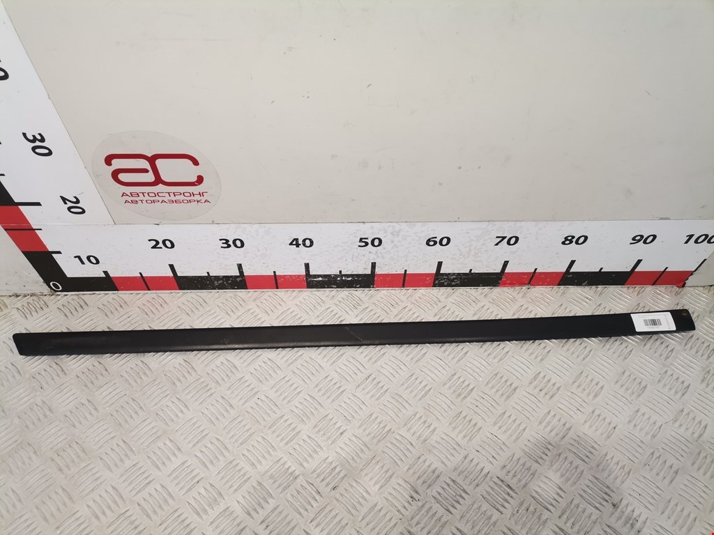 Накладка декоративная (молдинг) двери передней левой Ford Fiesta 5 (2002-2008)