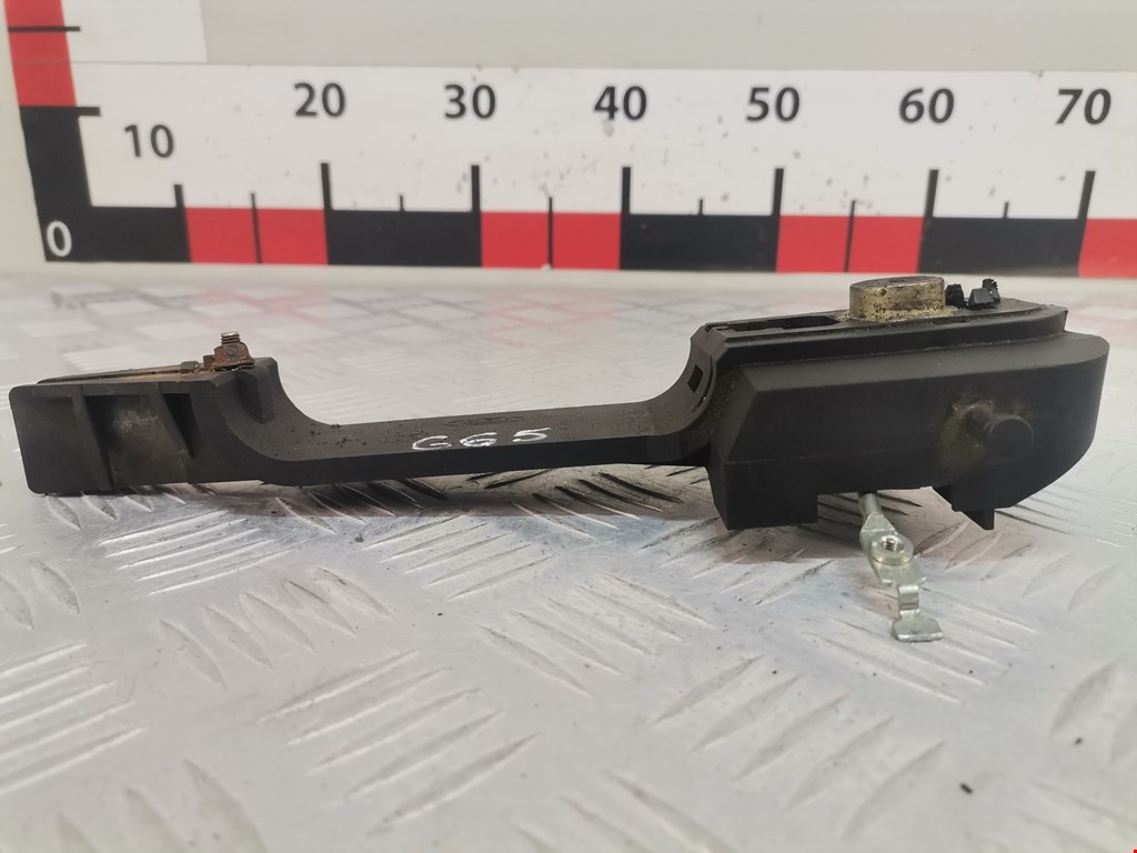 Кронштейн ручки FORD Fiesta 2001-2008