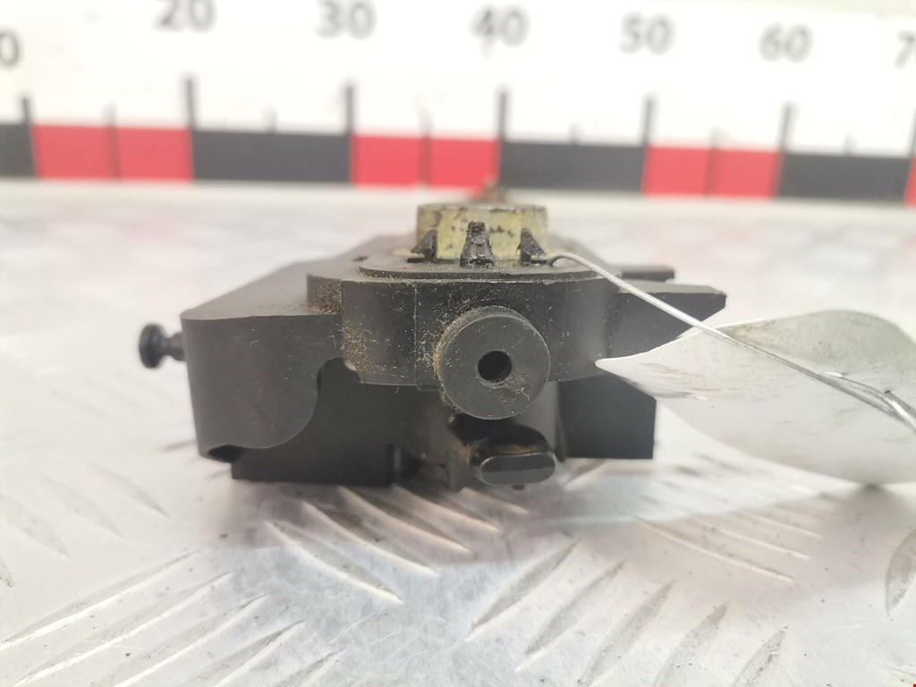 Кронштейн ручки FORD Fiesta 2001-2008