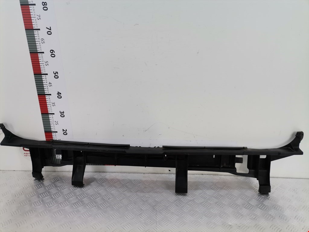 Кронштейн заднего бампера центральный CHRYSLER Voyager IV RG 2001-2007