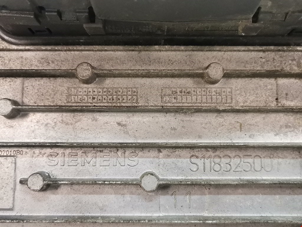 Блок управления двигателя (ЭБУ) FORD Fiesta 2001-2008