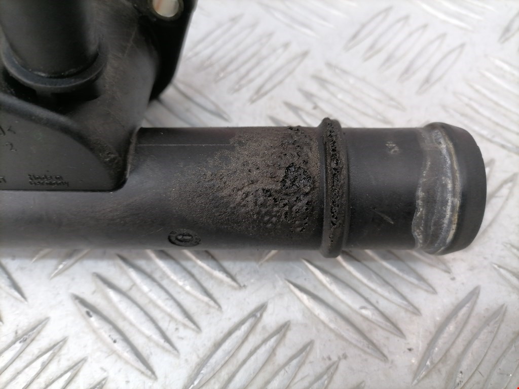 Тройник системы охлаждения VOLKSWAGEN Golf V 2003-2009