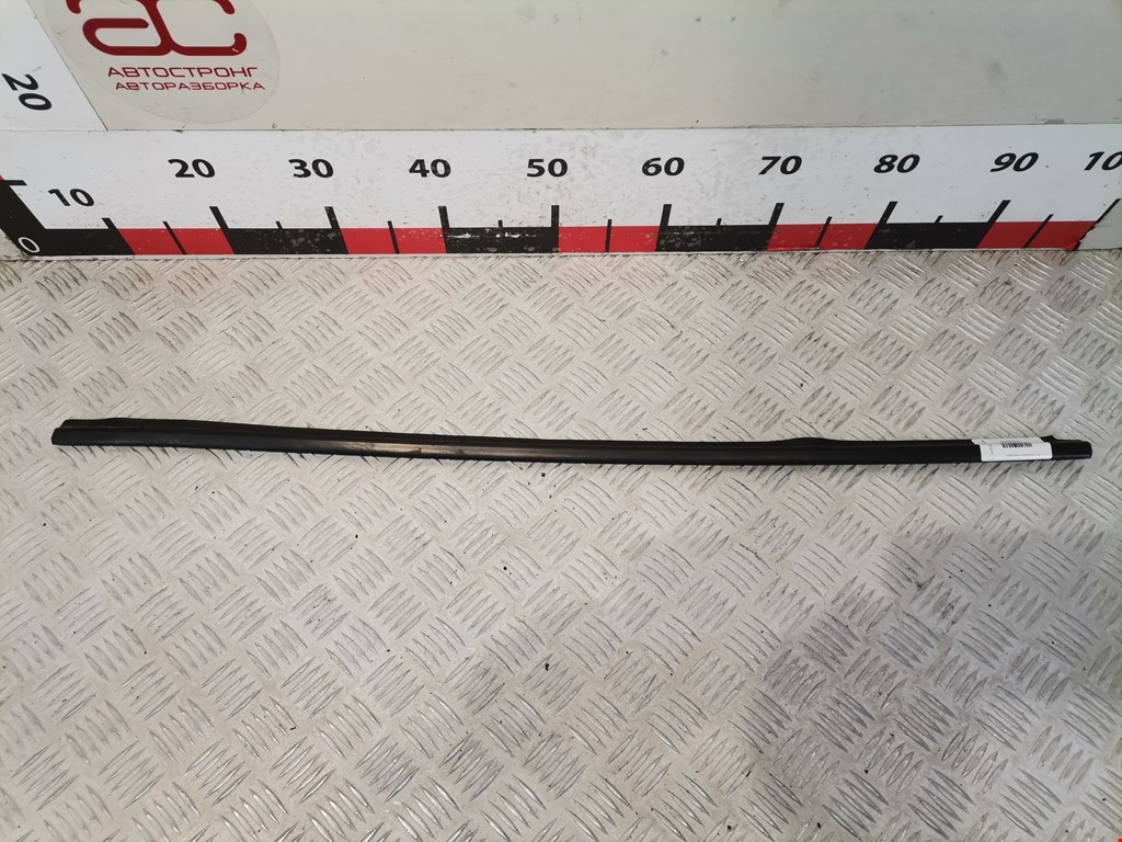 Накладка декоративная (молдинг) стекла двери задней левой Opel Astra F (1991-1999)