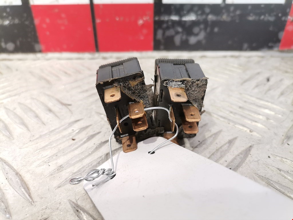 Блок управления стеклоподъемниками AUDI A4 B5 1995-2001