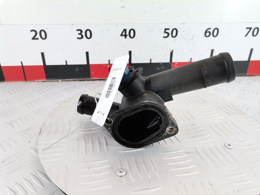 Фланец двигателя системы охлаждения AUDI A3 8L 1996-2003