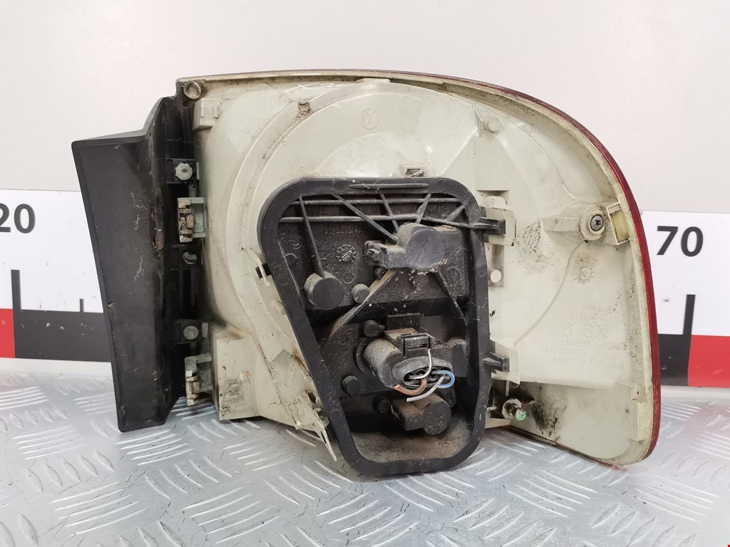 Фонарь задний левый VOLKSWAGEN Touareg 2002-2010