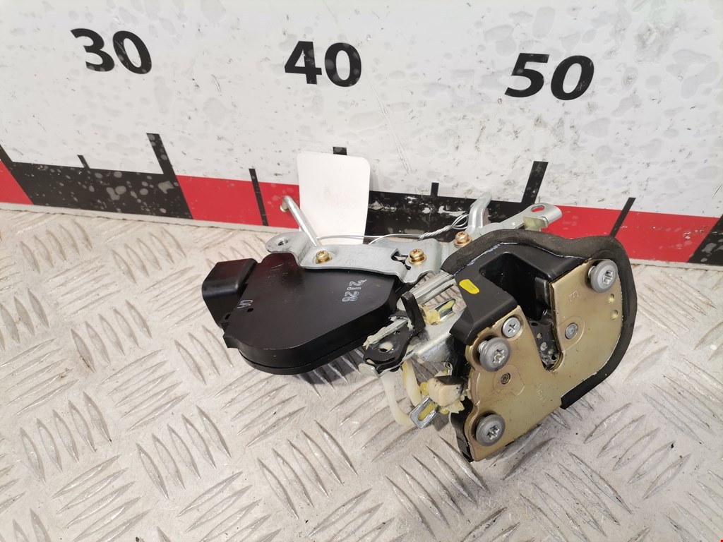 Замок двери задней правой TOYOTA RAV 4 XA20 2000-2005