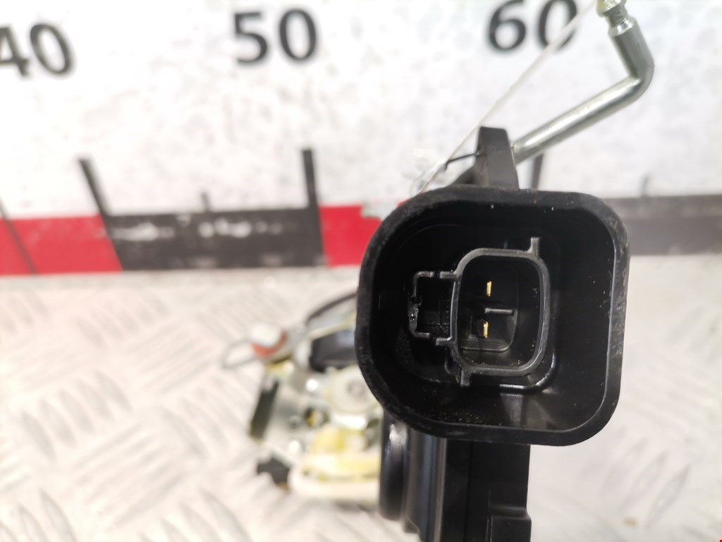 Замок двери задней правой TOYOTA RAV 4 XA20 2000-2005