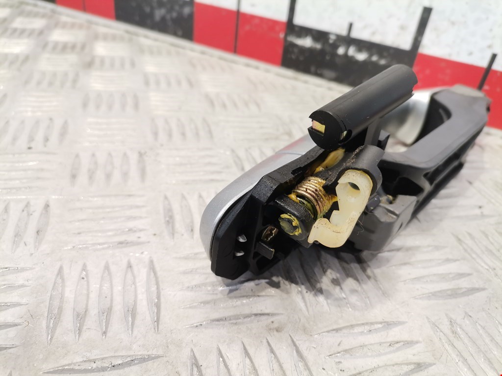 Ручка двери задней наружная левая TOYOTA RAV 4 XA20 2000-2005