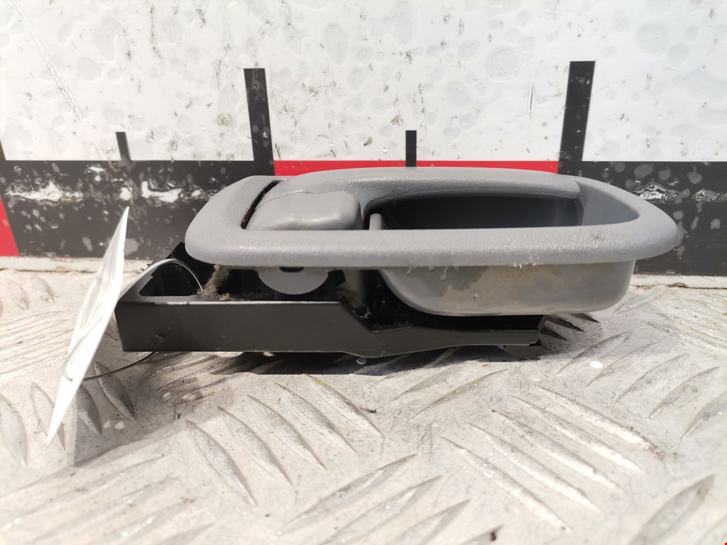 Ручка дверная задняя внутренняя правая TOYOTA RAV 4 XA20 2000-2005