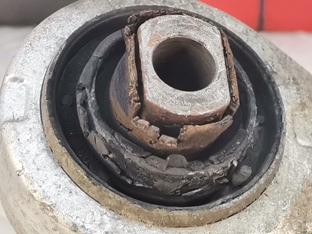 Рычаг передний правый AUDI A4 B5 1995-2001