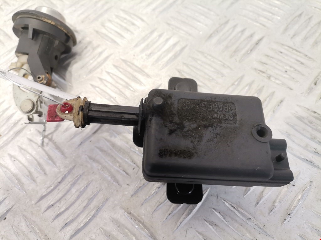 Ручка двери багажника наружная DACIA Sandero 2008-2012