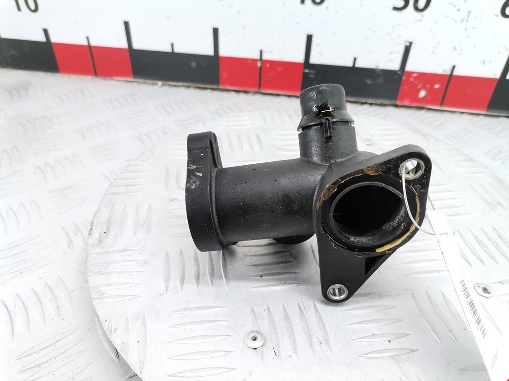 Тройник системы охлаждения AUDI A4 B5 1995-2001