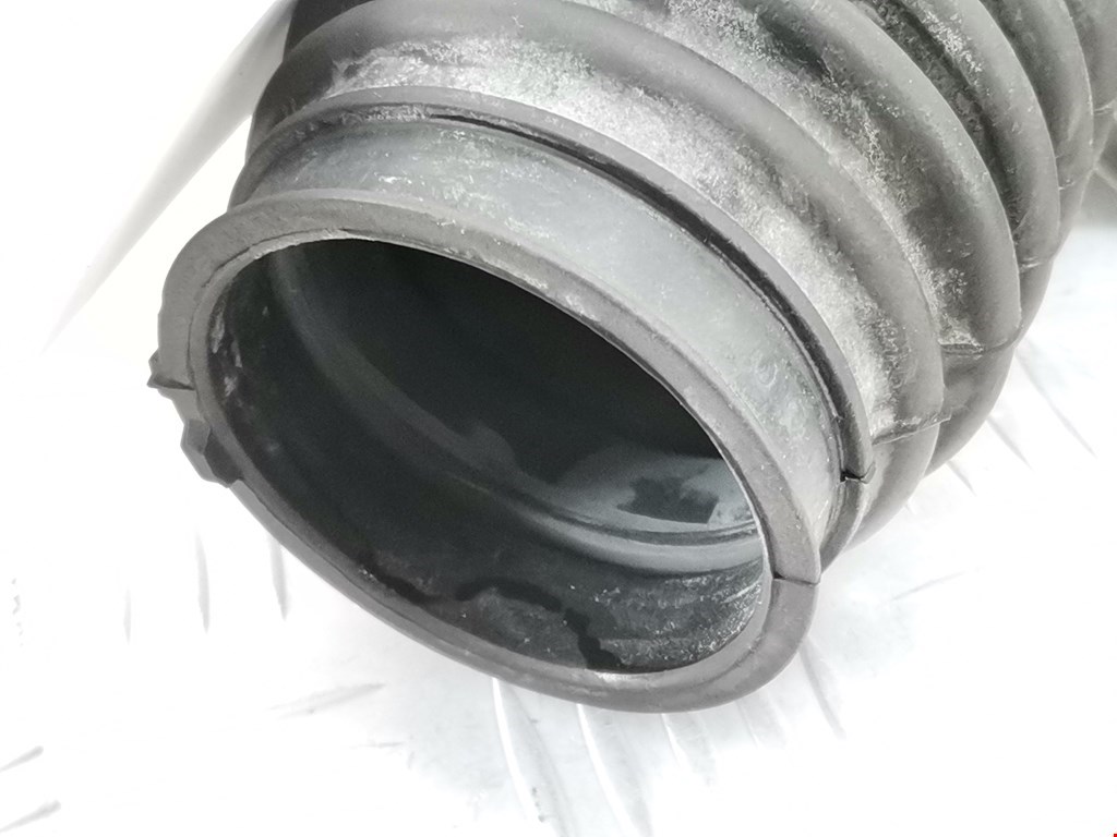 Патрубок воздушного фильтра FORD Fiesta 2001-2008