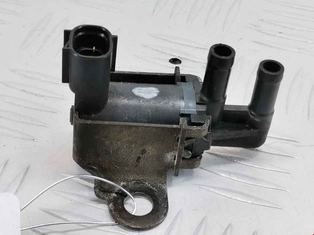 Клапан воздушного фильтра Ford Fiesta 5 (2002-2008)