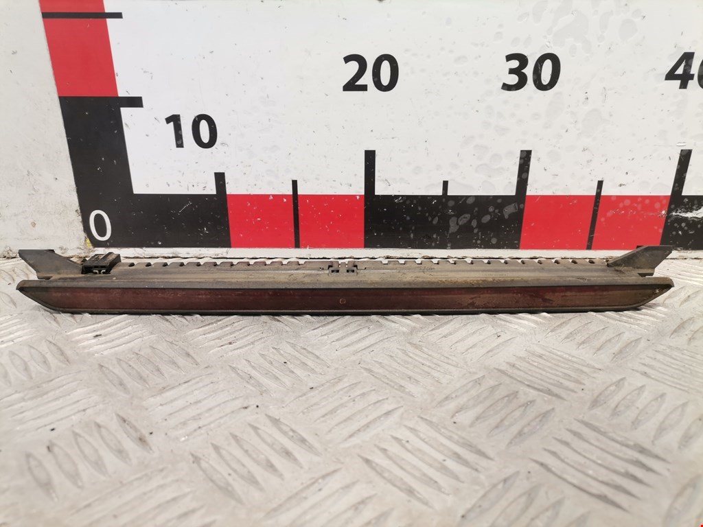 Фонарь дополнительный тормозной (стоп-сигнал) Volkswagen Passat 5 GP (2000-2005)