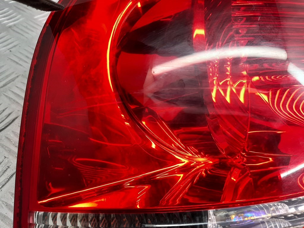 Фонарь задний левый VOLKSWAGEN Touareg 2002-2010