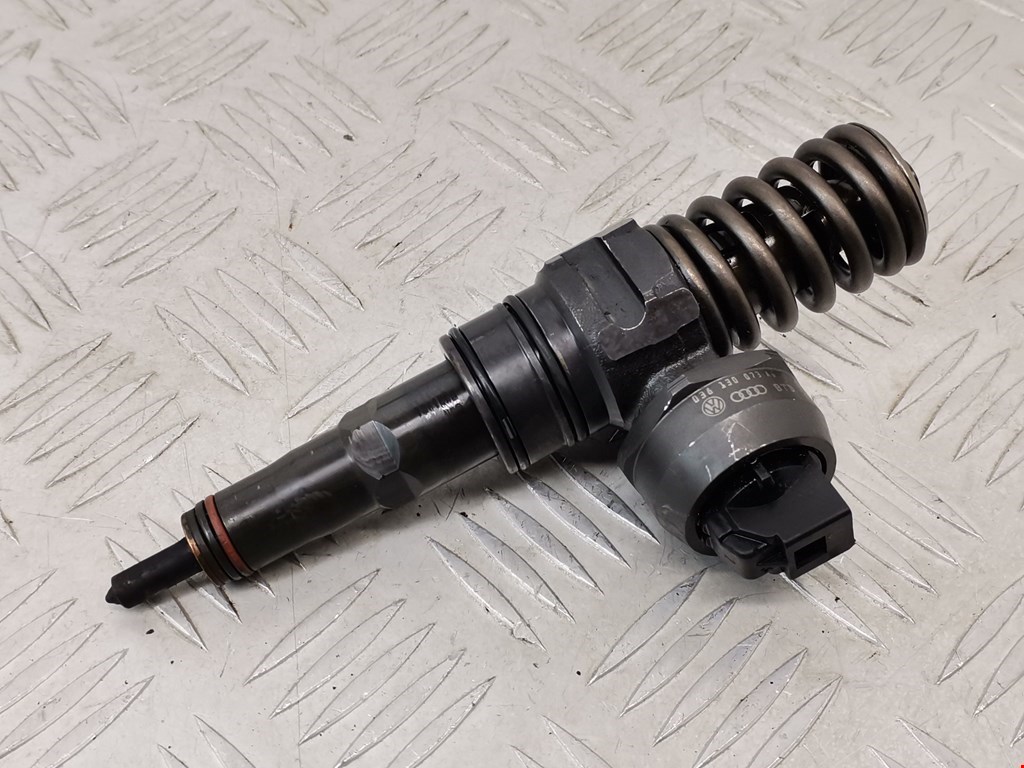 Форсунка дизельная электрическая VOLKSWAGEN Passat B6 2005-2011