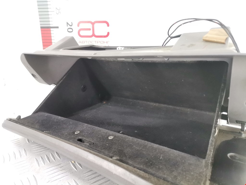 Бардачок SUBARU Legacy 1998-2004