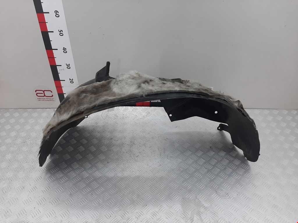 Локер (подкрылок) передний правый CHRYSLER Voyager IV RG 2001-2007