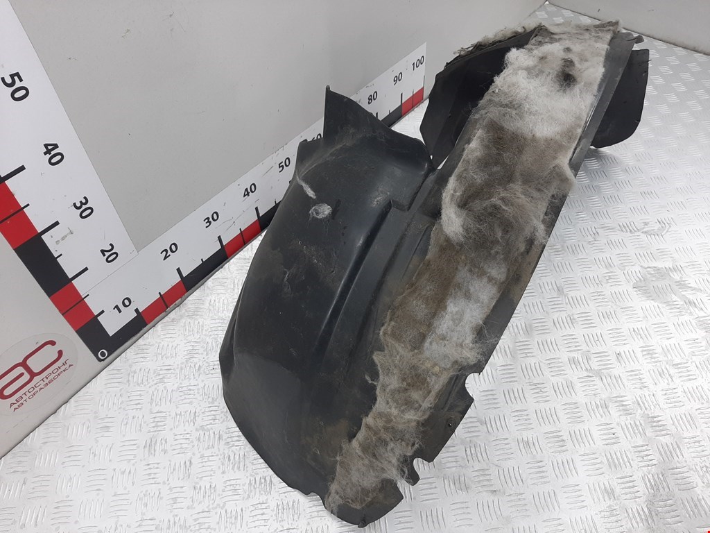 Локер (подкрылок) передний правый CHRYSLER Voyager IV RG 2001-2007