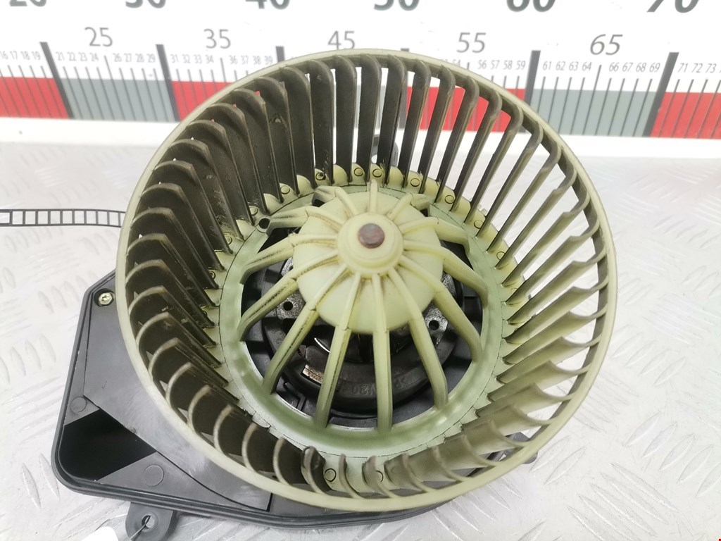 Моторчик (мотор) отопителя салона VOLKSWAGEN Passat B5 1997-2005