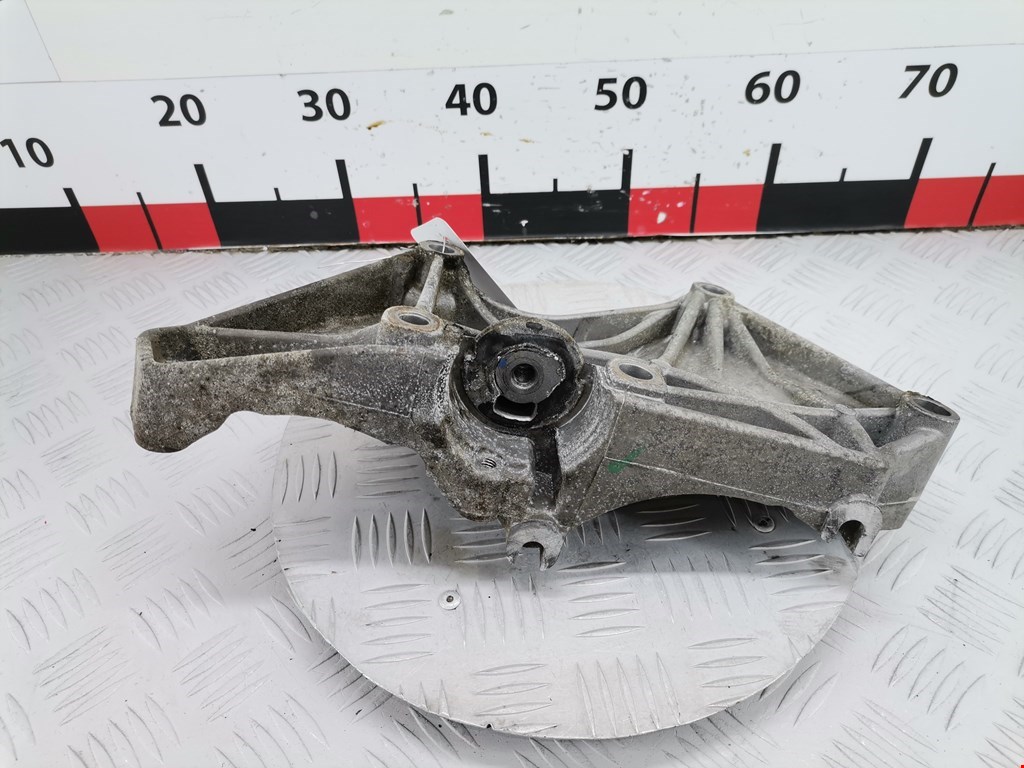 Кронштейн генератора RENAULT Megane II 2002-2009