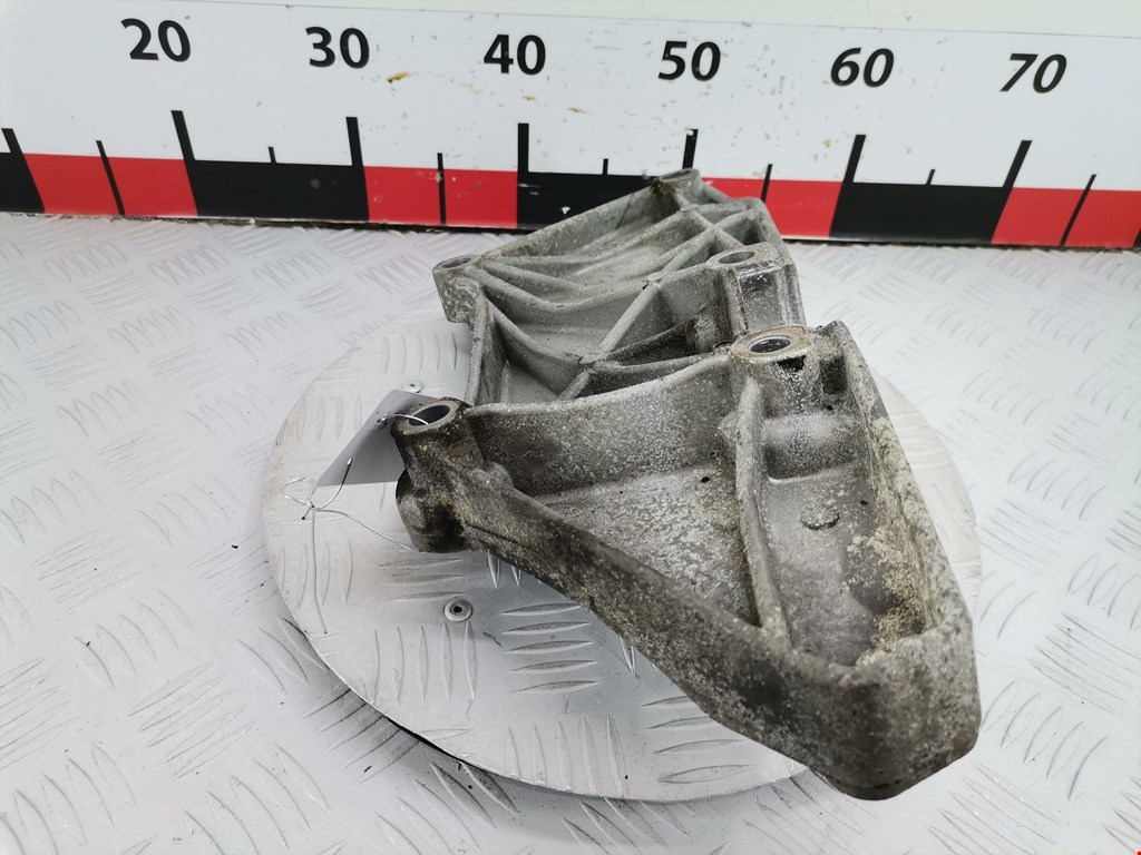 Кронштейн генератора RENAULT Megane II 2002-2009