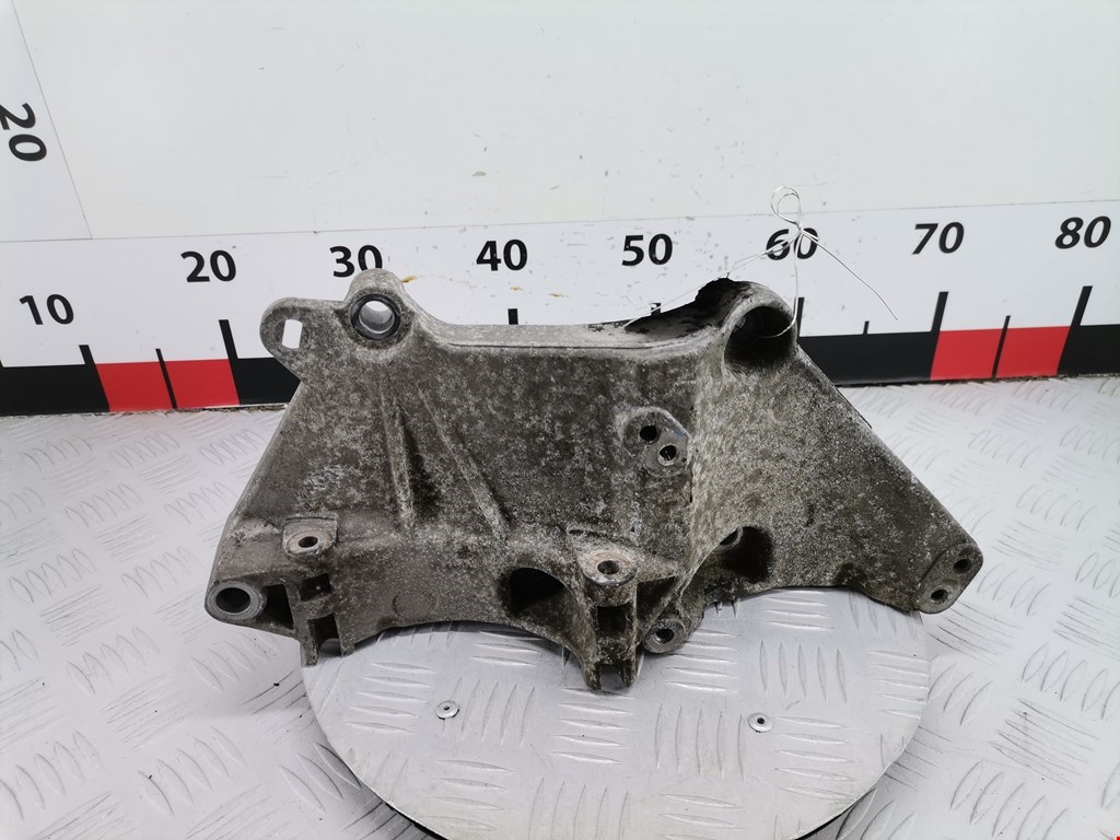 Кронштейн генератора RENAULT Megane II 2002-2009