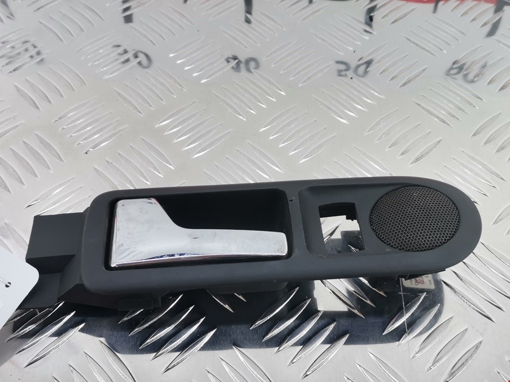 Ручка дверная задняя внутренняя левая VOLKSWAGEN Passat B5 1997-2005