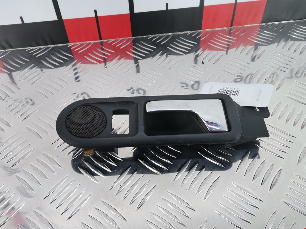 Ручка дверная задняя внутренняя левая VOLKSWAGEN Passat B5 1997-2005