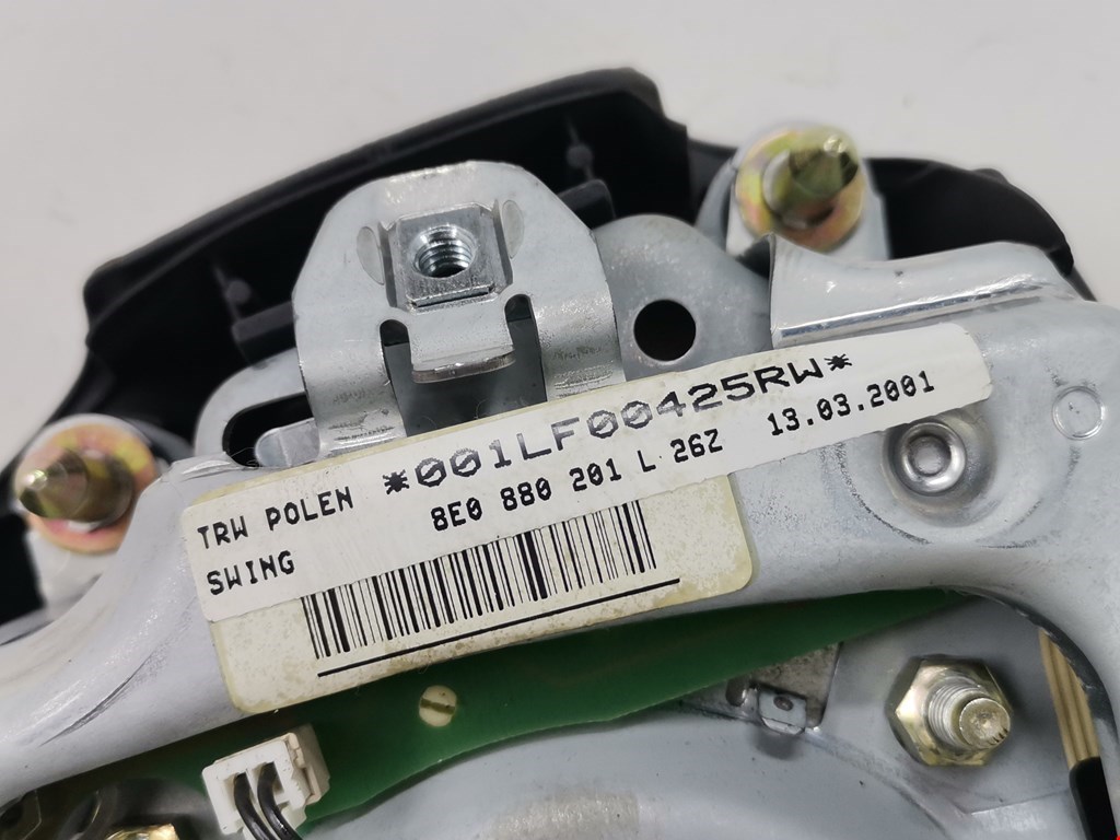 Подушка безопасности в рулевое колесо AUDI A4 B6 2001-2005