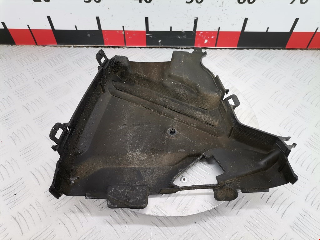 Кожух ремня (ГРМ генератора гидроусилителя помпы) Nissan Almera N16 (2000-2006)