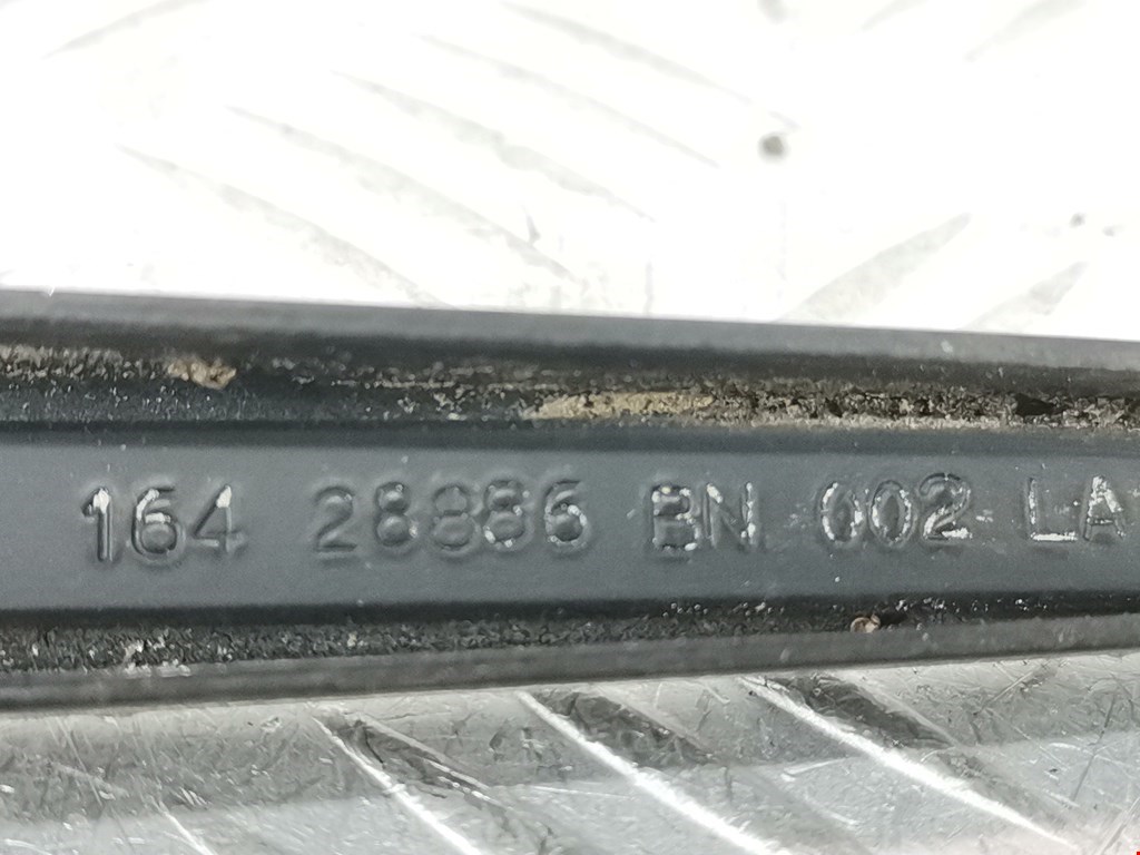 Поводок дворников передний левый/ правый NISSAN Almera N16 2000-2006