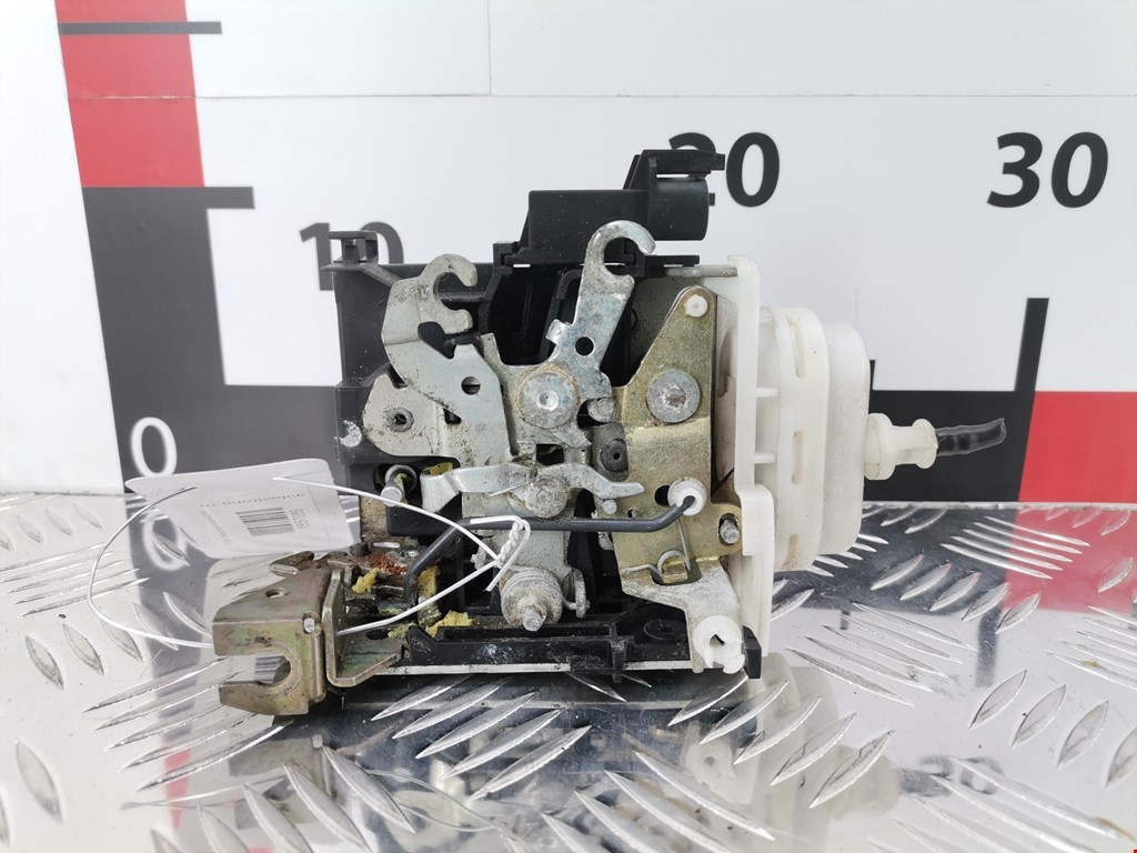 Замок двери передней правой AUDI A3 8L 1996-2003