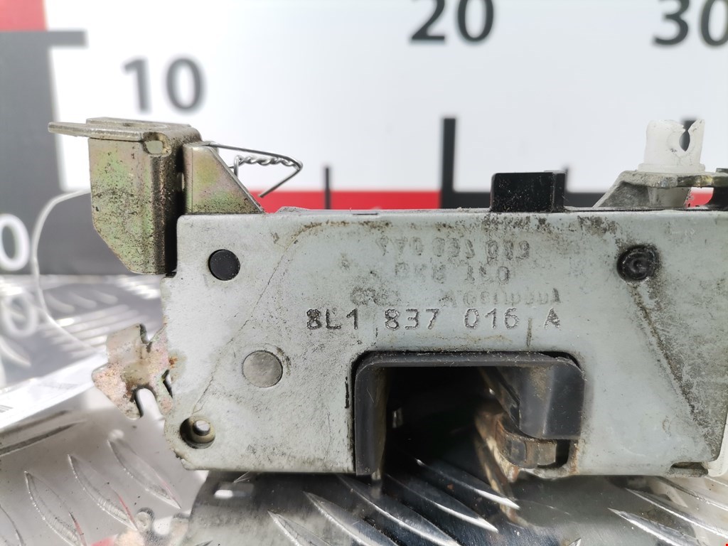 Замок двери передней правой AUDI A3 8L 1996-2003