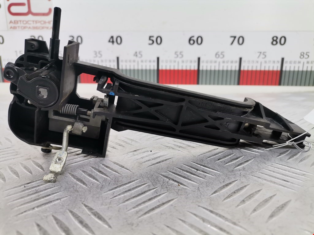 Кронштейн ручки FORD Fiesta 2001-2008