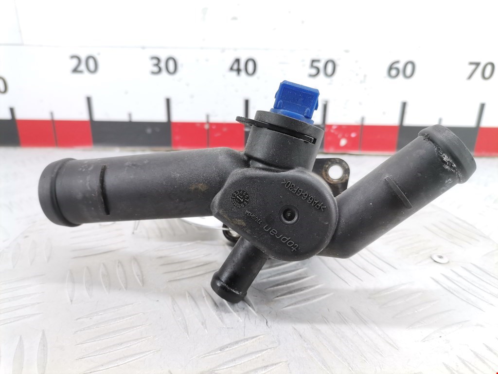 Фланец (штуцер системы охлаждения тройник) Skoda Octavia 1U (1996-2010)