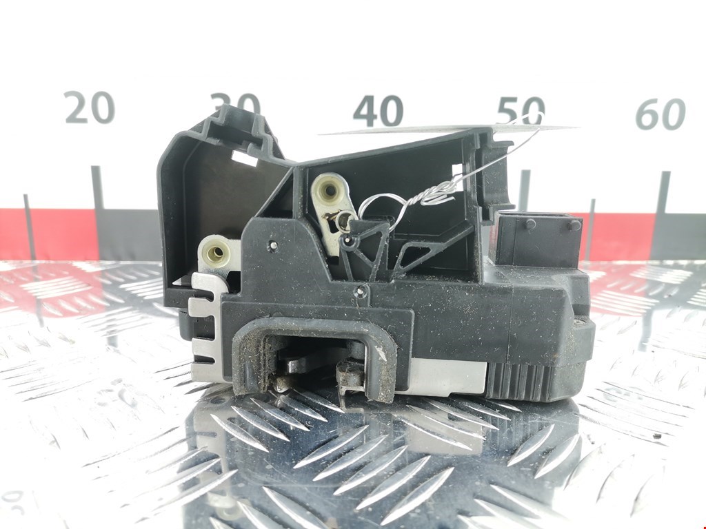 Замок двери передней правой OPEL Combo C 2001-2011