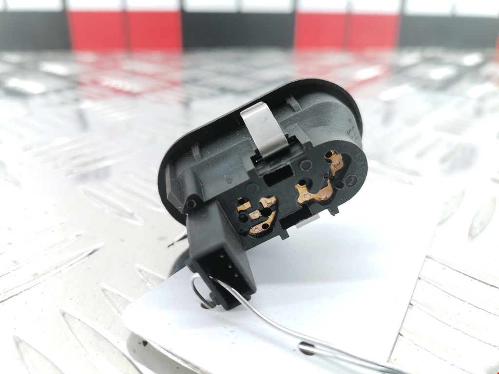 Кнопка стеклоподъемника OPEL Combo C 2001-2011