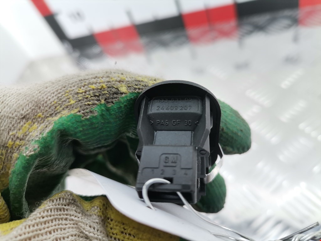 Кнопка стеклоподъемника OPEL Combo C 2001-2011