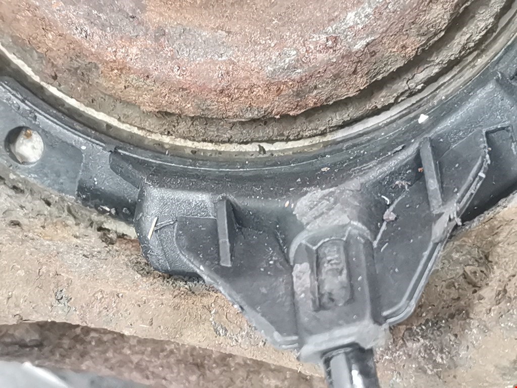 Ступица передняя левая OPEL Astra H/Family 2004-2015