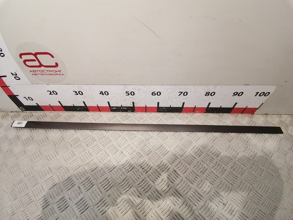 Накладка декоративная (молдинг) двери передней левой Audi A6 C5 (1997-2005)