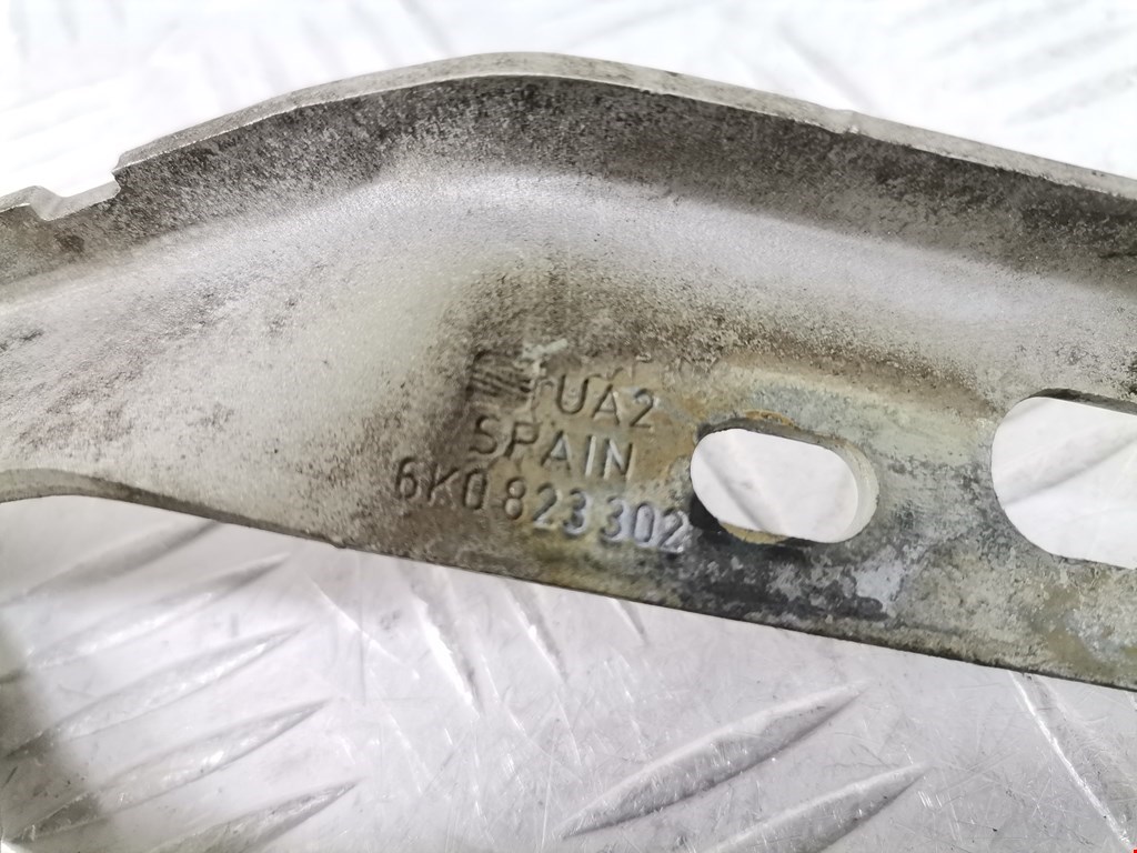 Петля капота левая/правая SEAT Ibiza 1993-2002