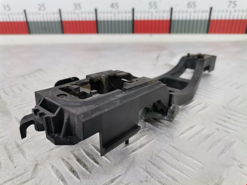 Кронштейн ручки FORD C-MAX 2003-2010